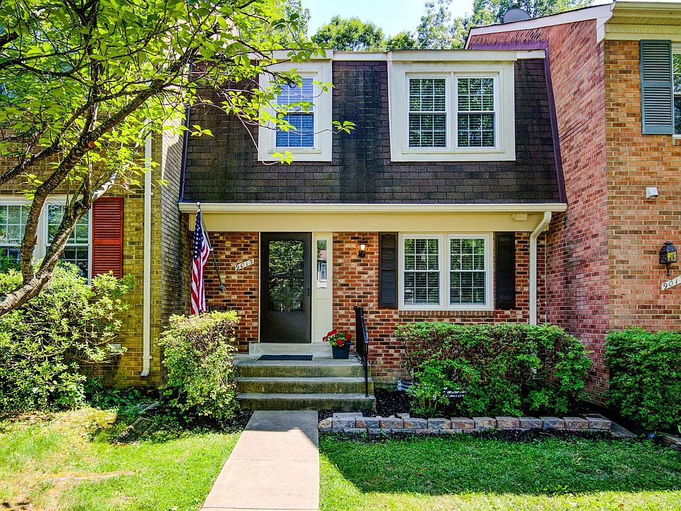 9015 Golden Leaf Court. Welcome Home!
