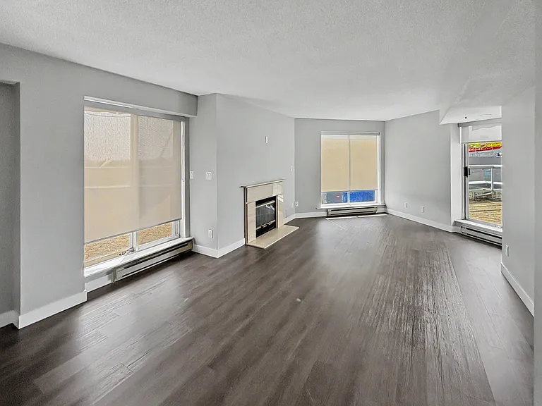 5733 Cambie St — Photo 28