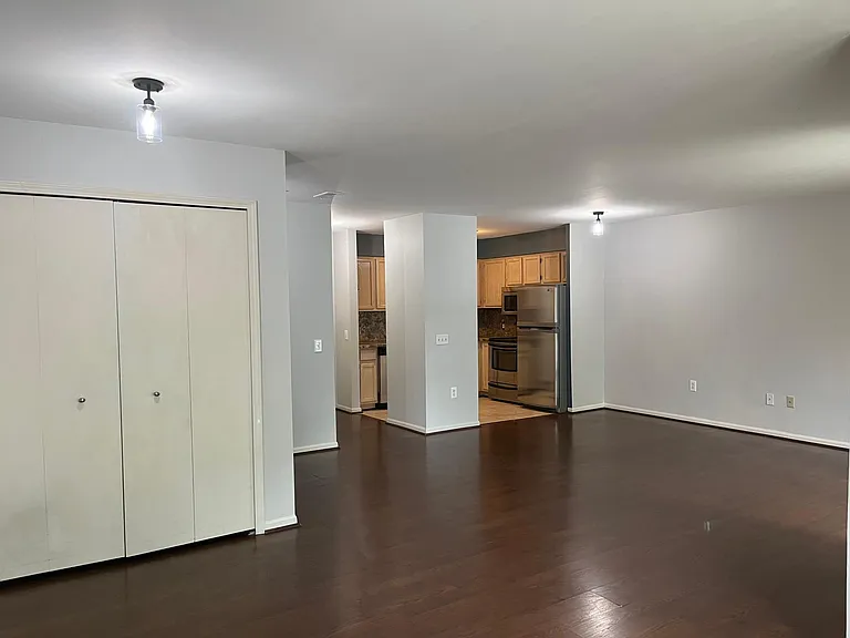 1127 S Lake Dr #208 — Photo 7