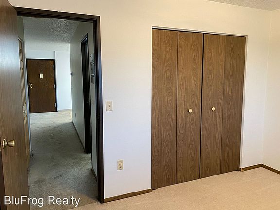 3rd image of 603 11th St NE #6