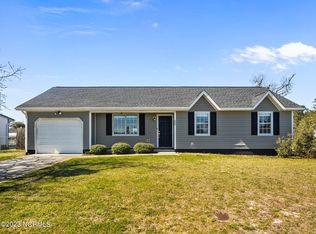 303 Cinnamon Dr, Hubert, NC 28539