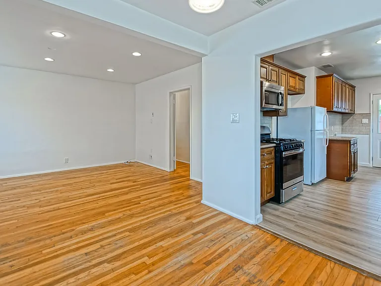 2911 Blaisdell Ave — Photo 12
