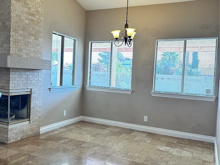 3910 Amy Marie Ct — Photo 4