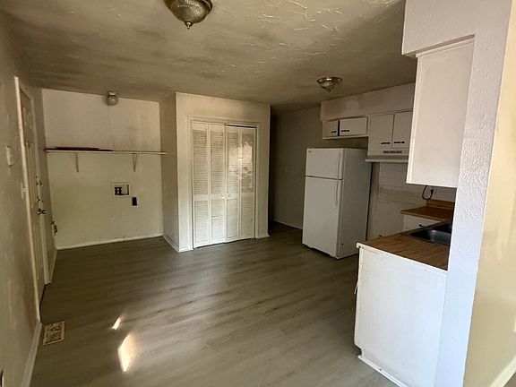 5th image of 3902 Aurora St