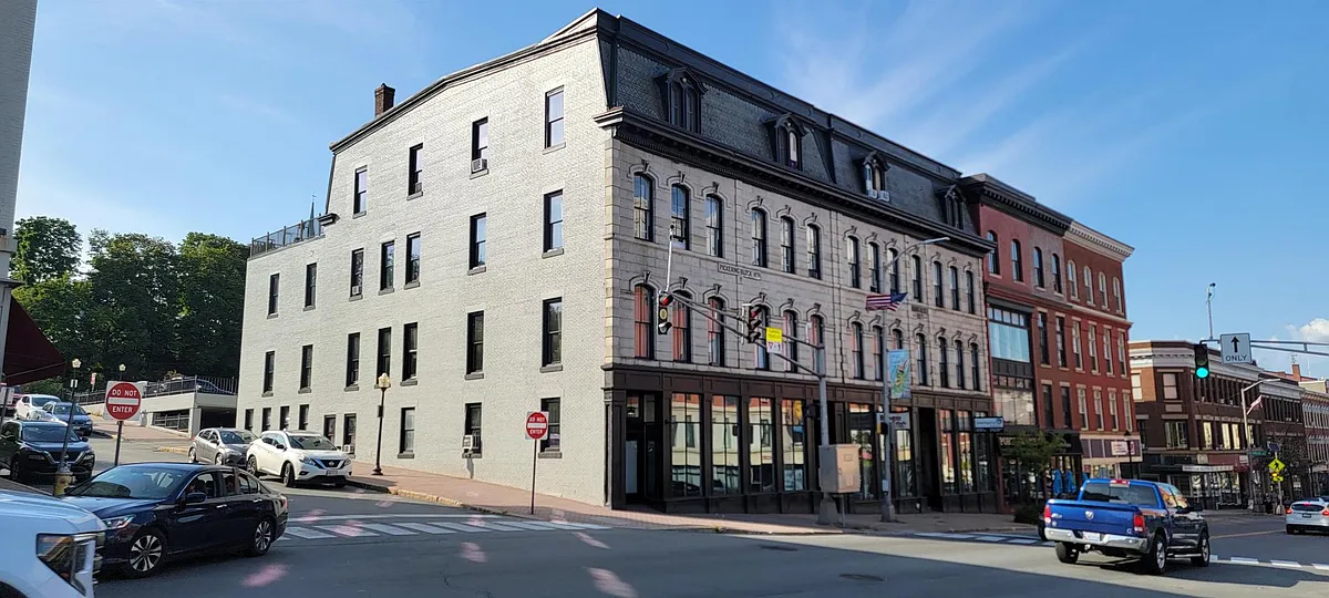 Building Photo - Adams Block