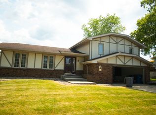 1115 Sioux Dr, Crown Point, IN 46307