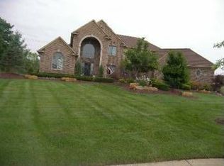 22350 Waterland Dr, Northville, MI 48167