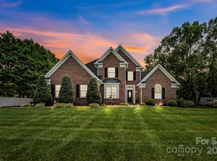 1236 James Farm Rd, Hickory, NC 28602