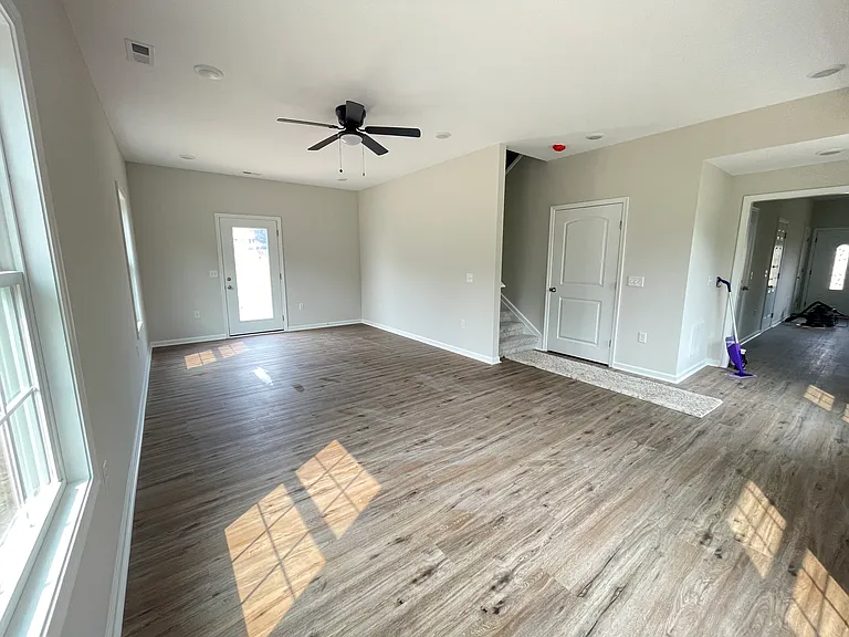 321 Sara Ann Ave — Photo 6