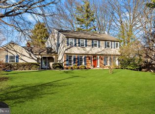 914 Edgewood Rd, Yardley, PA 19067