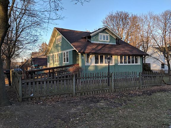 Note: Owners are planning on replacing fence