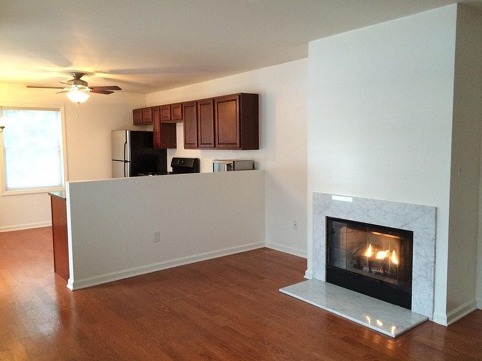 1st image of 663 West Ave #15
