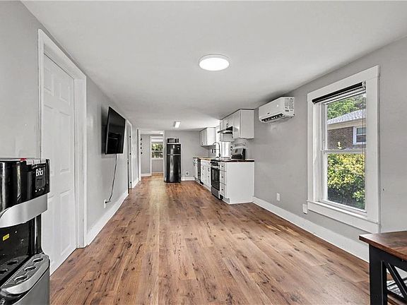 2nd image of 2211 Fairfax Rd