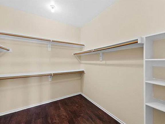 5th image of 1000 Fairweather Dr