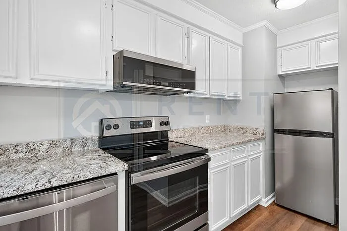 2 bed, 1.5 bath, 868 sqft, $1,250 — Photo 1