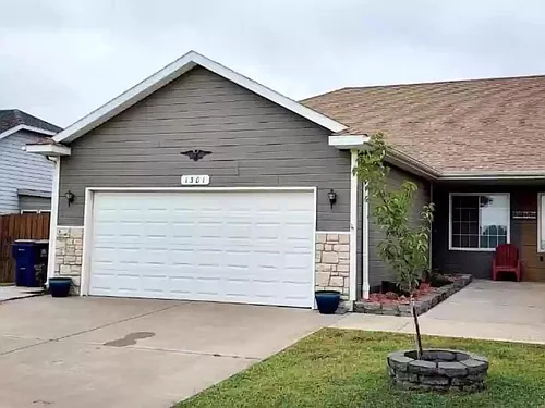 1301 Sierra Dr Photo 1