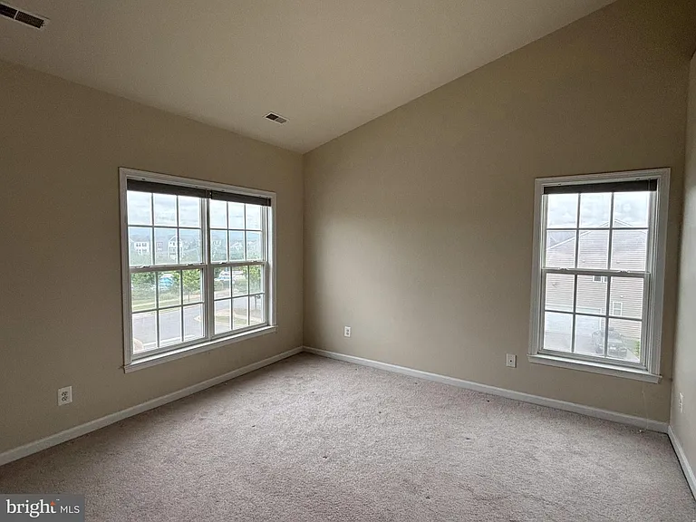 301 Klee Dr — Photo 10