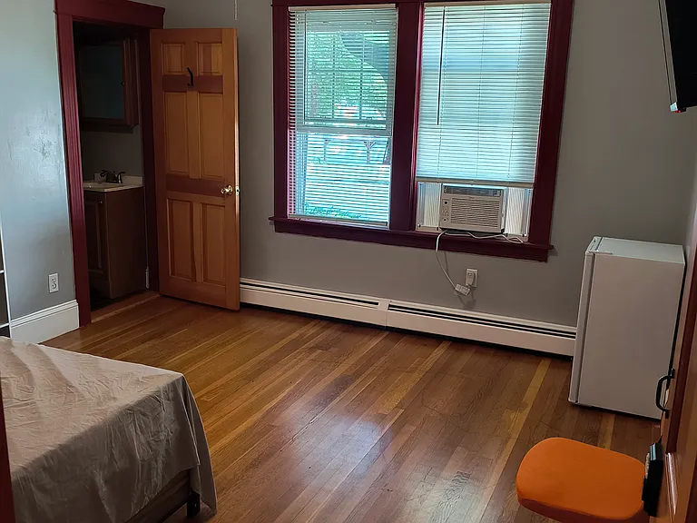 157 Lynch St — Photo 1