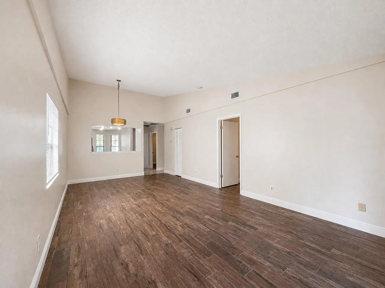 4195 New Haven Court — Photo 4
