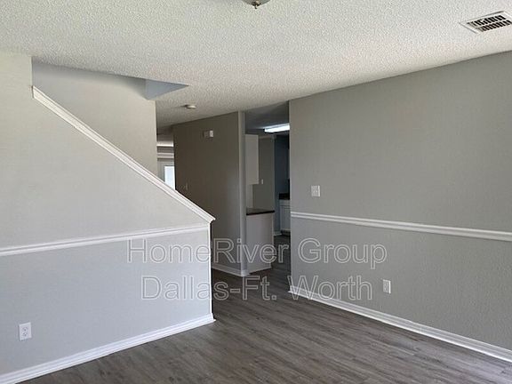3rd image of 1029 Triple Crown Dr