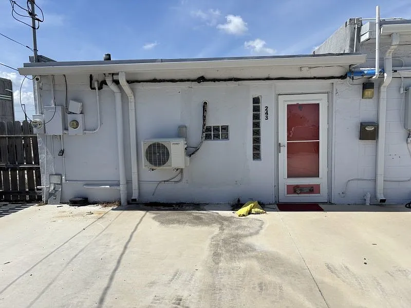243 S Commercial St #B