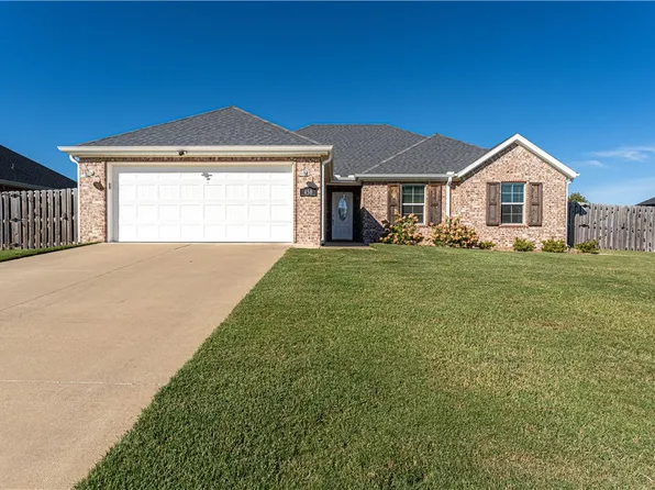 450 La Riata St, Fayetteville, AR 72730