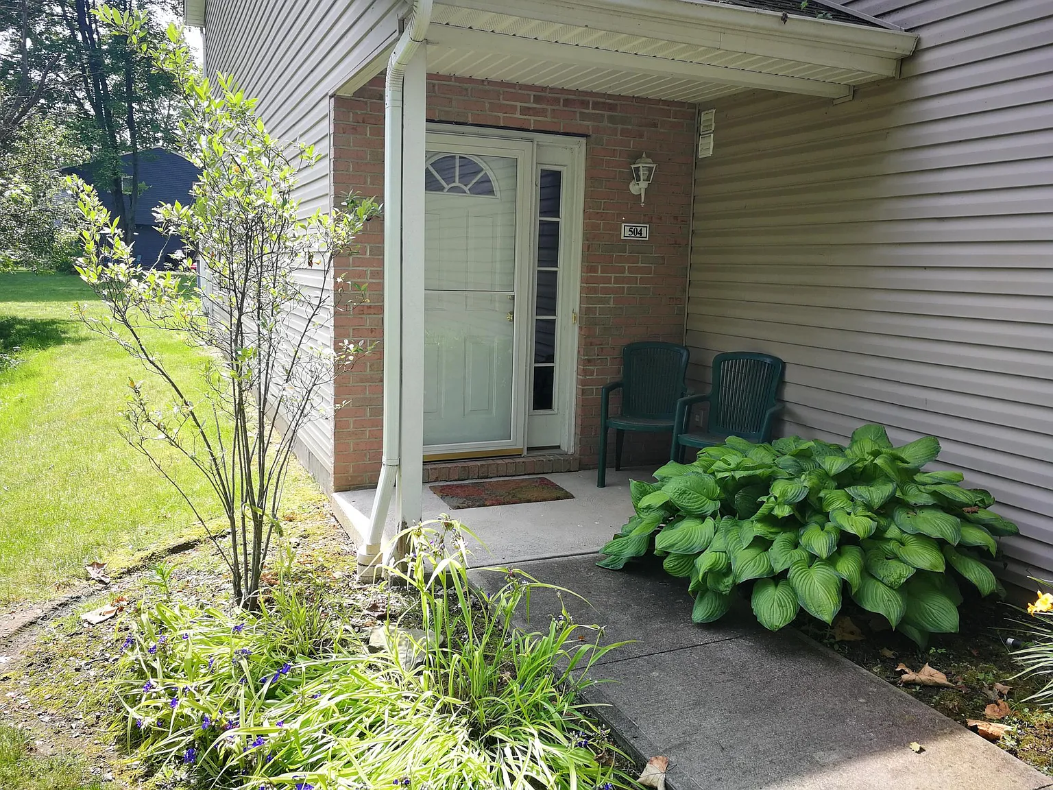 2 bed, 1.5 bath, 1472 sqft, $1,995 — Photo 2
