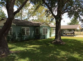 202 Hefferman St, Yoakum, TX 77995
