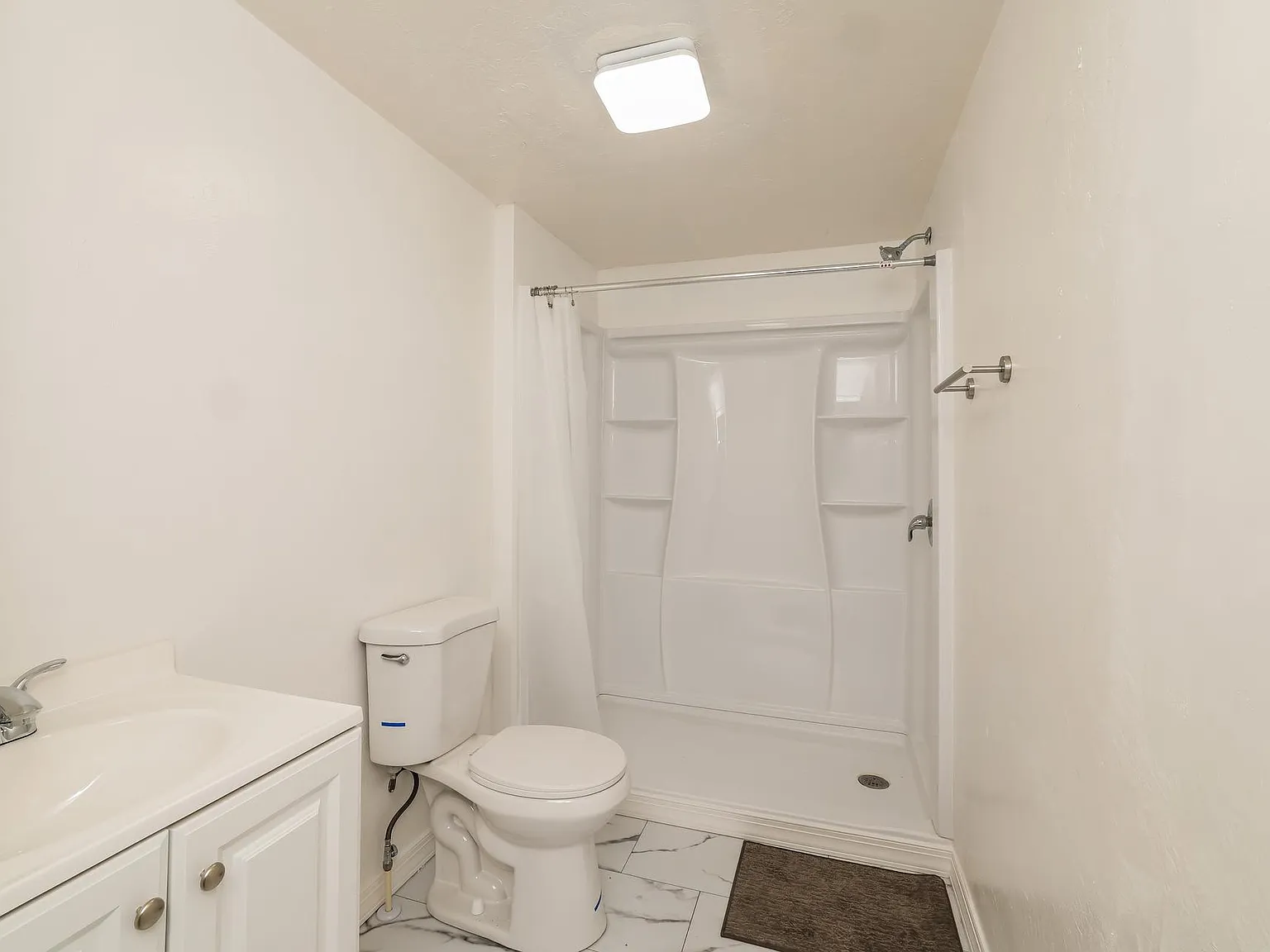 4 bed, 3.0 bath, 1100 sqft, $1,347 — Photo 2