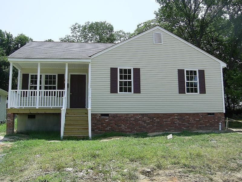 1st image of 860 E Bank St