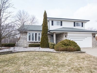 10S530 Thames Dr, Downers Grove, IL, 60516