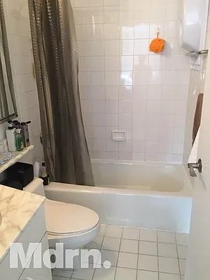 Rented by Mdrn Residential | media 25