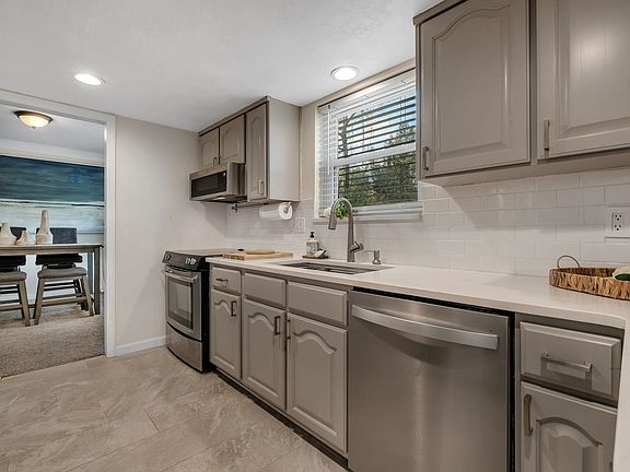 5th image of 3162 Corrib Dr
