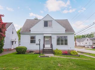 19802 Gardenview Dr, Maple Heights, OH
