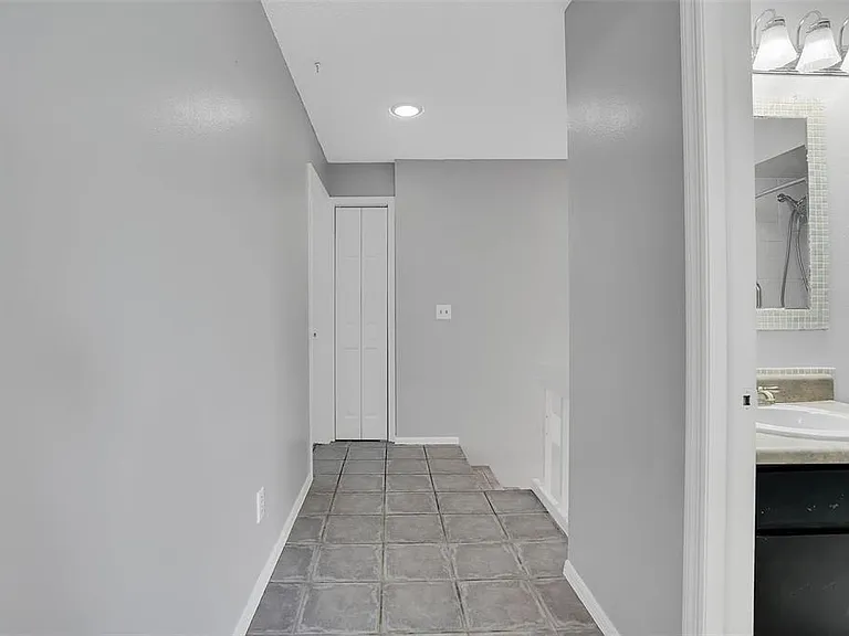 15217 W Pond Woods Dr — Photo 30