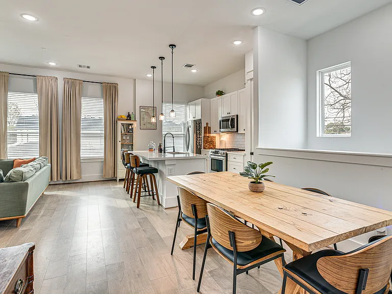 1503 Egypt St — Photo 5
