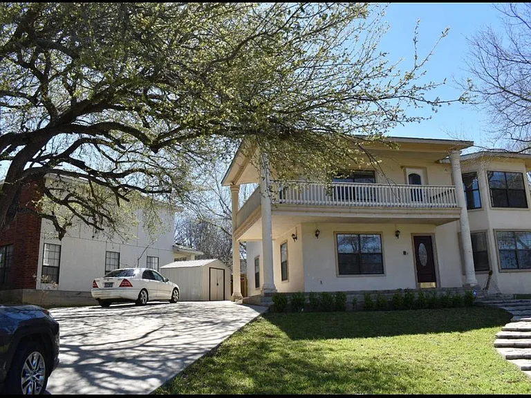5230 Ebony Dr — Photo 2