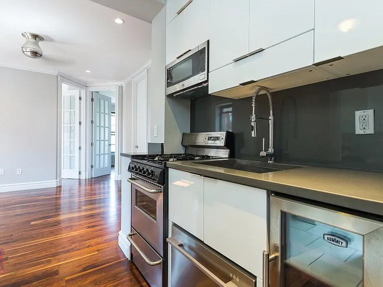 1590 Lexington Ave #12 — Photo 3