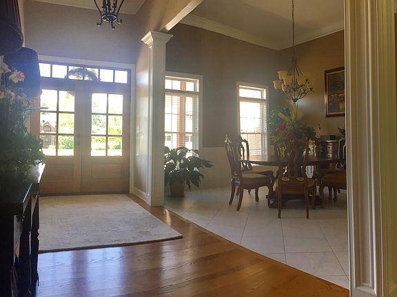 Foyer/Dining Room