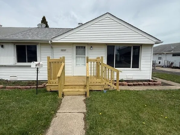 4512 W 89th St, Hometown, IL 60456