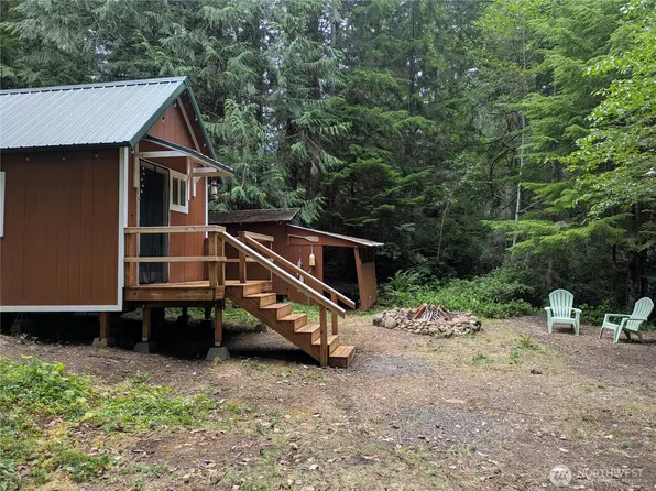 30 N Beacon Lane, Lilliwaup, WA 98555