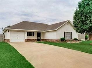 3188 Twin County St, Springdale, AR 72764