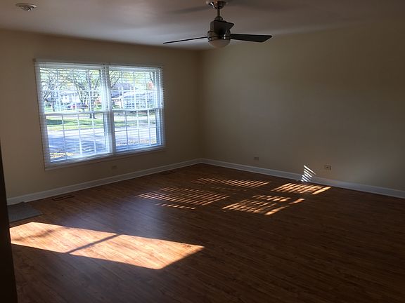 4th image of 1289 Yorkshire Dr
