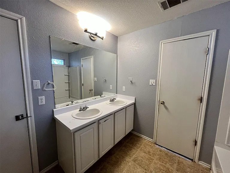 13501 Marie Ln — Photo 12