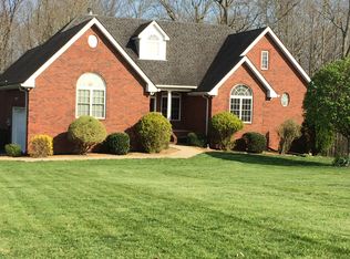 345 Spring Valley Dr, Cottontown, TN 37048