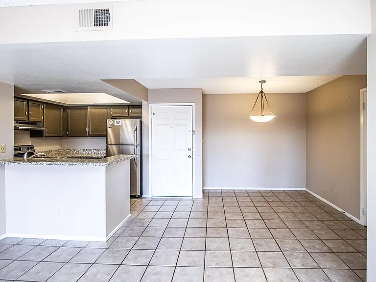 540 N May St #3143 — Photo 4