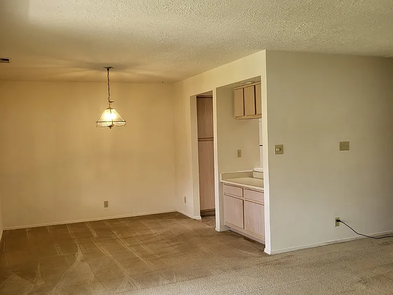 827 Country Club Dr SE #2A — Photo 5