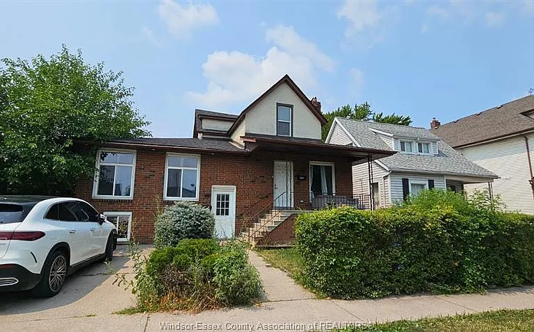 1141 Howard Ave #UPPER — Photo 1