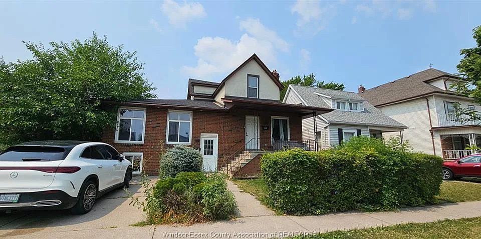 1141 Howard Ave #UPPER