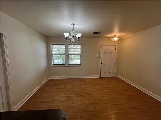 2 bed, 1.0 bath, 952 sqft, $1,350 — Photo 3